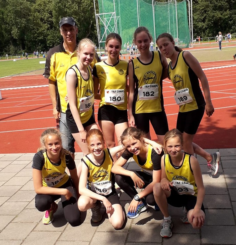 Meisjes C ploeg in Leiden